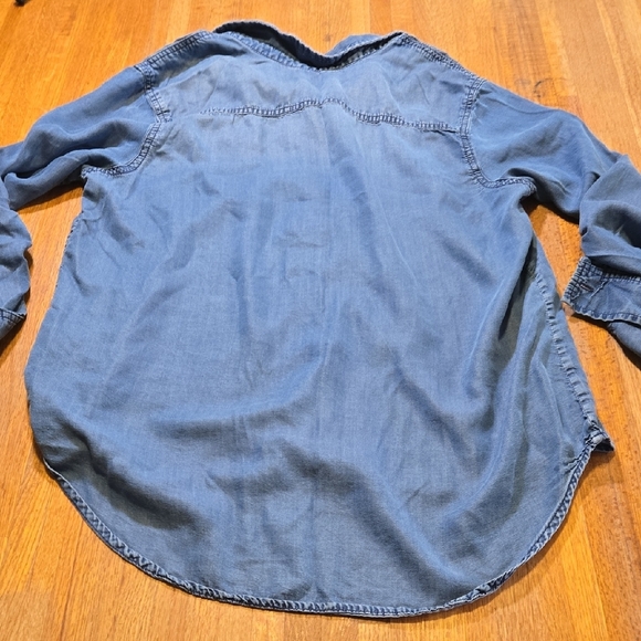 Terre Bleue Women Large Denim Button Down Chambray Long Tap Sleeve Lyocell Shirt - Picture 9 of 9